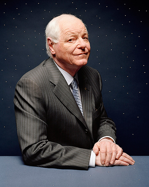 f261_16_18_08_f639_stern